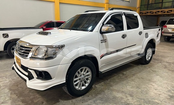 Buy Used Toyota Hilux White Car in Vientiane in Vientiane Province Buy Used Toyota Hilux White Car in Vientiane in Vientiane Province