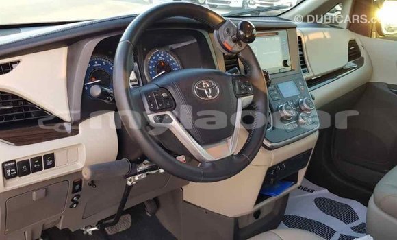 Buy Import Toyota Sienna White Car in Import - Dubai in Attapeu Province Buy Import Toyota Sienna White Car in Import - Dubai in Attapeu Province