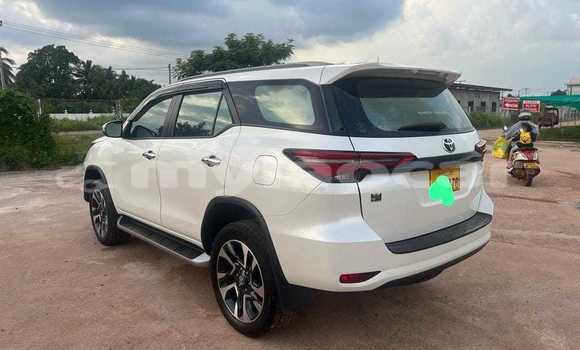 Acheter Occasion Voiture Toyota Fortuner Blanc à Vientiane, Vientiane Province Acheter Occasion Voiture Toyota Fortuner Blanc à Vientiane, Vientiane Province