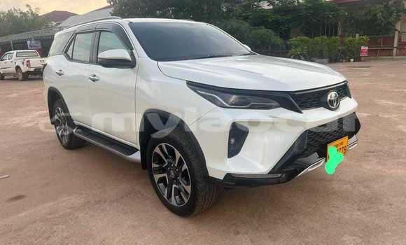 Acheter Occasion Voiture Toyota Fortuner Blanc à Vientiane, Vientiane Province Acheter Occasion Voiture Toyota Fortuner Blanc à Vientiane, Vientiane Province