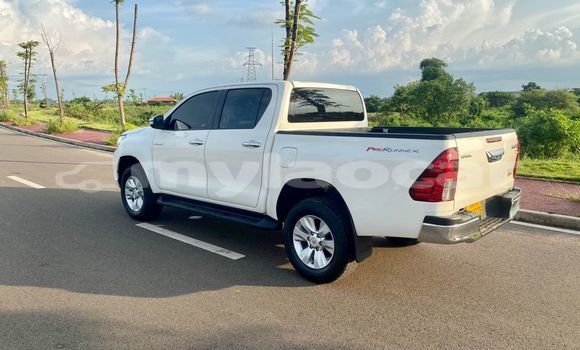 ຊື້ ໃຊ້ແລ້ວ Toyota Hilux White ລົດ ໃນ Vientiane ໃນ Vientiane Province ຊື້ ໃຊ້ແລ້ວ Toyota Hilux White ລົດ ໃນ Vientiane ໃນ Vientiane Province