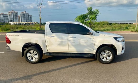 ຊື້ ໃຊ້ແລ້ວ Toyota Hilux White ລົດ ໃນ Vientiane ໃນ Vientiane Province ຊື້ ໃຊ້ແລ້ວ Toyota Hilux White ລົດ ໃນ Vientiane ໃນ Vientiane Province