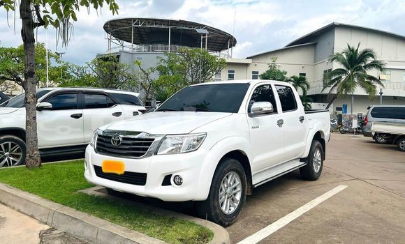 ຊື້ ໃຊ້ແລ້ວ Toyota Hilux White ລົດ ໃນ Vientiane ໃນ Vientiane Province ຊື້ ໃຊ້ແລ້ວ Toyota Hilux White ລົດ ໃນ Vientiane ໃນ Vientiane Province