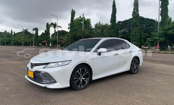 ຊື້ ໃຊ້ແລ້ວ Toyota Camry White ລົດ ໃນ Vientiane ໃນ Vientiane Province ຊື້ ໃຊ້ແລ້ວ Toyota Camry White ລົດ ໃນ Vientiane ໃນ Vientiane Province