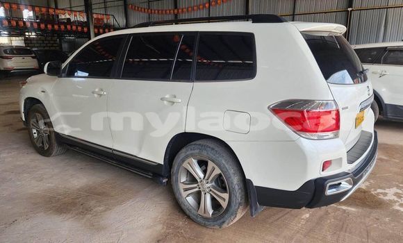 Buy Used Toyota Fortuner White Car in Vientiane in Vientiane Province Buy Used Toyota Fortuner White Car in Vientiane in Vientiane Province