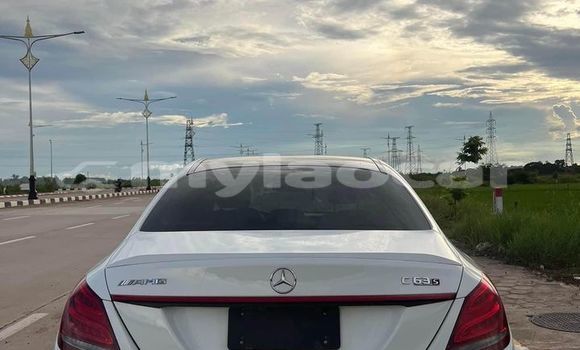 Buy Used Mercedes-Benz C–Class White Car in Vientiane in Vientiane Province Buy Used Mercedes-Benz C–Class White Car in Vientiane in Vientiane Province