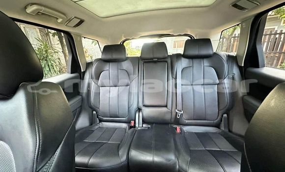 Buy Used Land Rover Range Rover Black Car in Vientiane in Vientiane Province Buy Used Land Rover Range Rover Black Car in Vientiane in Vientiane Province