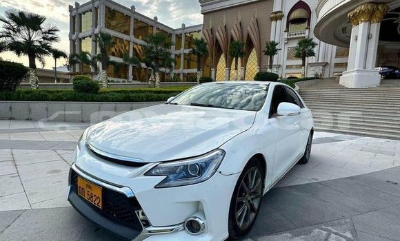 Buy Used Toyota Camry White Car in Vientiane in Vientiane Province Buy Used Toyota Camry White Car in Vientiane in Vientiane Province