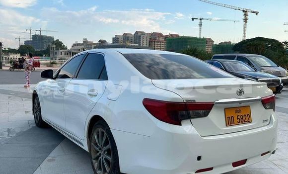 Buy Used Toyota Camry White Car in Vientiane in Vientiane Province Buy Used Toyota Camry White Car in Vientiane in Vientiane Province