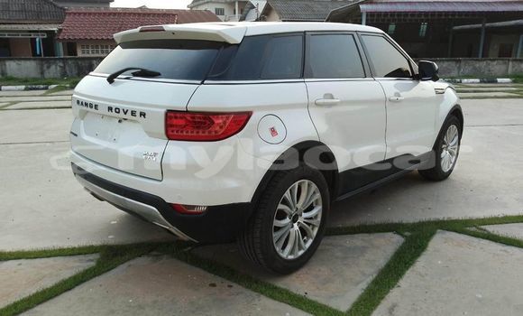 Buy Used Range Rover Range Rover White Car in Vientiane in Vientiane Province Buy Used Range Rover Range Rover White Car in Vientiane in Vientiane Province