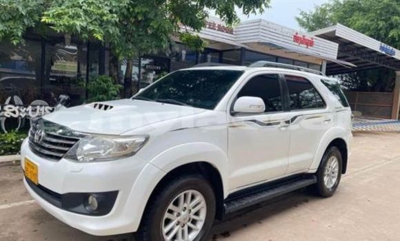 ຊື້ ໃຊ້ແລ້ວ Toyota Fortuner White ລົດ ໃນ Vientiane ໃນ Vientiane Province ຊື້ ໃຊ້ແລ້ວ Toyota Fortuner White ລົດ ໃນ Vientiane ໃນ Vientiane Province