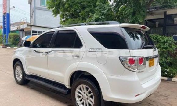 ຊື້ ໃຊ້ແລ້ວ Toyota Fortuner White ລົດ ໃນ Vientiane ໃນ Vientiane Province ຊື້ ໃຊ້ແລ້ວ Toyota Fortuner White ລົດ ໃນ Vientiane ໃນ Vientiane Province