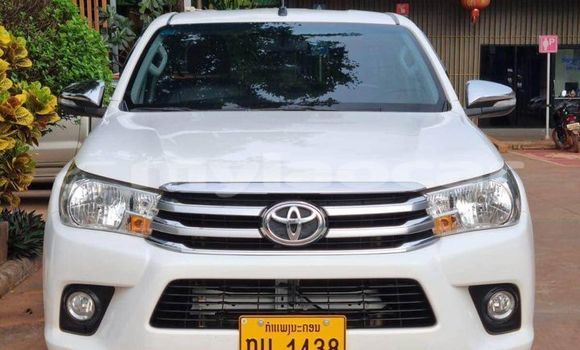 ຊື້ ໃຊ້ແລ້ວ Toyota REVO CAB Z-EDITION White ລົດ ໃນ Vientiane ໃນ Vientiane Province ຊື້ ໃຊ້ແລ້ວ Toyota REVO CAB Z-EDITION White ລົດ ໃນ Vientiane ໃນ Vientiane Province