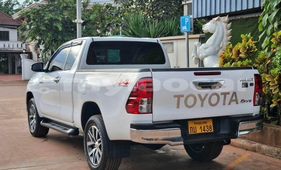 ຊື້ ໃຊ້ແລ້ວ Toyota REVO CAB Z-EDITION White ລົດ ໃນ Vientiane ໃນ Vientiane Province ຊື້ ໃຊ້ແລ້ວ Toyota REVO CAB Z-EDITION White ລົດ ໃນ Vientiane ໃນ Vientiane Province