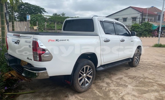 Buy Used Toyota Hilux White Car in Vientiane in Vientiane Province Buy Used Toyota Hilux White Car in Vientiane in Vientiane Province