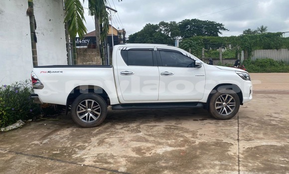 Buy Used Toyota Hilux White Car in Vientiane in Vientiane Province Buy Used Toyota Hilux White Car in Vientiane in Vientiane Province