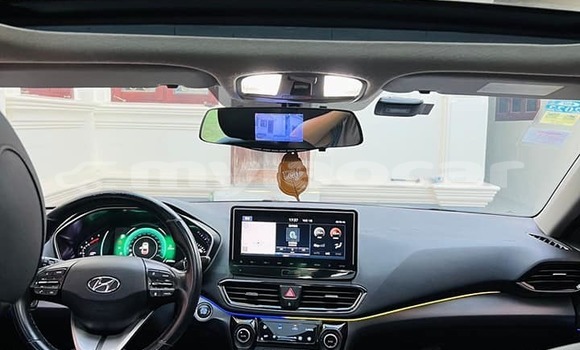 Buy Used Hyundai Lantra Black Car in Vientiane in Vientiane Province Buy Used Hyundai Lantra Black Car in Vientiane in Vientiane Province