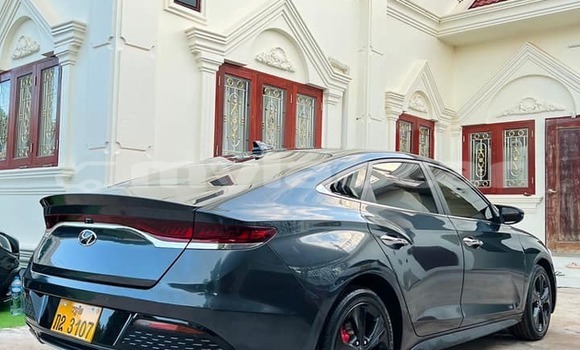 Buy Used Hyundai Lantra Black Car in Vientiane in Vientiane Province Buy Used Hyundai Lantra Black Car in Vientiane in Vientiane Province