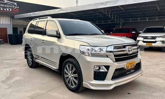 Buy Used Toyota Land Cruiser Other Car in Vientiane in Vientiane Province Buy Used Toyota Land Cruiser Other Car in Vientiane in Vientiane Province