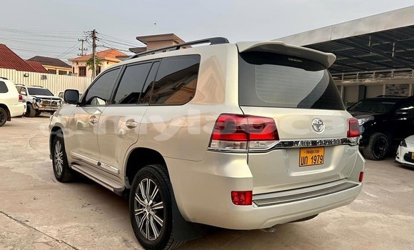 Buy Used Toyota Land Cruiser Other Car in Vientiane in Vientiane Province Buy Used Toyota Land Cruiser Other Car in Vientiane in Vientiane Province