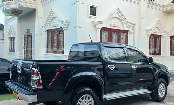 Buy Used Toyota Hiluxe VIGO Black Car in Vientiane in Vientiane Province Buy Used Toyota Hiluxe VIGO Black Car in Vientiane in Vientiane Province