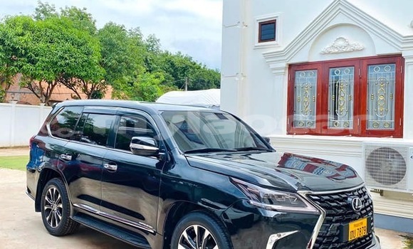 Buy Used Lexus LX 570 Black Car in Vientiane in Vientiane Province Buy Used Lexus LX 570 Black Car in Vientiane in Vientiane Province