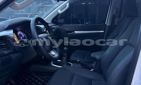 Buy Used Toyota Hiluxe Revo White Car in Vientiane in Vientiane Province Buy Used Toyota Hiluxe Revo White Car in Vientiane in Vientiane Province