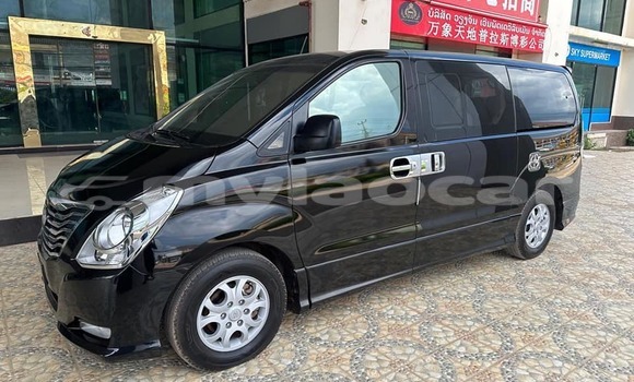Buy Used Hyundai H1 Black Car in Vientiane in Vientiane Province Buy Used Hyundai H1 Black Car in Vientiane in Vientiane Province