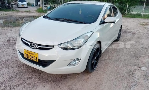 Buy Used Hyundai Elantra White Car in Vientiane in Vientiane Province Buy Used Hyundai Elantra White Car in Vientiane in Vientiane Province