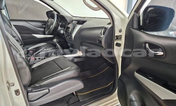 Buy Used Toyota Hilux White Car in Vientiane in Vientiane Province Buy Used Toyota Hilux White Car in Vientiane in Vientiane Province