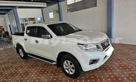 Buy Used Toyota Hilux White Car in Vientiane in Vientiane Province Buy Used Toyota Hilux White Car in Vientiane in Vientiane Province