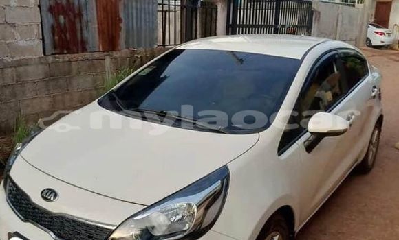 Buy Used Kia Sorento White Car in Vientiane in Vientiane Province Buy Used Kia Sorento White Car in Vientiane in Vientiane Province