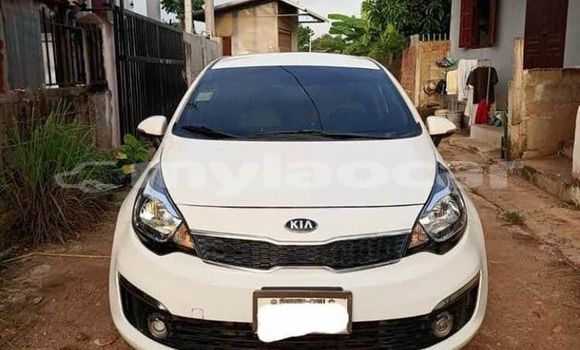 Buy Used Kia Sorento White Car in Vientiane in Vientiane Province Buy Used Kia Sorento White Car in Vientiane in Vientiane Province
