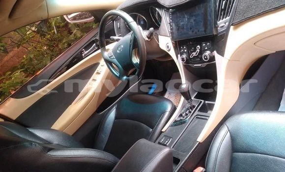 Buy Used Hyundai Sonata White Car in Vientiane in Vientiane Province Buy Used Hyundai Sonata White Car in Vientiane in Vientiane Province