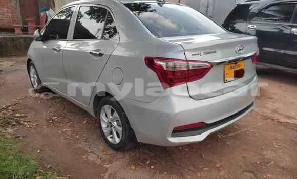 Buy Used Toyota Vitz Other Car in Vientiane in Vientiane Province Buy Used Toyota Vitz Other Car in Vientiane in Vientiane Province