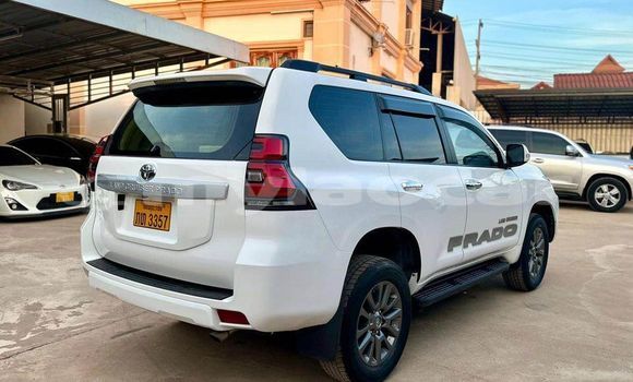 Buy Used Toyota Land Cruiser Prado White Car in Vientiane in Vientiane Province Buy Used Toyota Land Cruiser Prado White Car in Vientiane in Vientiane Province