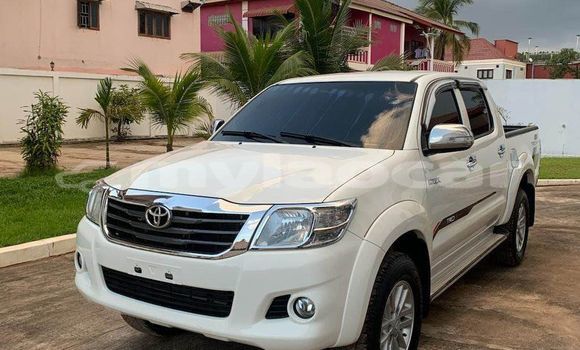 Buy Used Toyota Hiluxe VIGO White Car in Vientiane in Vientiane Province Buy Used Toyota Hiluxe VIGO White Car in Vientiane in Vientiane Province