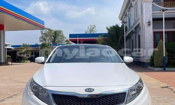 Buy Used Kia K5 White Car in Vientiane in Vientiane Province Buy Used Kia K5 White Car in Vientiane in Vientiane Province