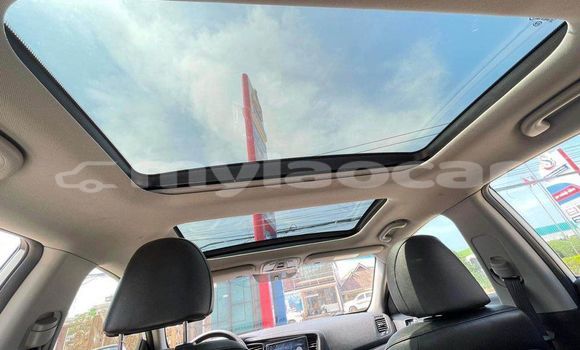 Buy Used Kia K5 White Car in Vientiane in Vientiane Province Buy Used Kia K5 White Car in Vientiane in Vientiane Province