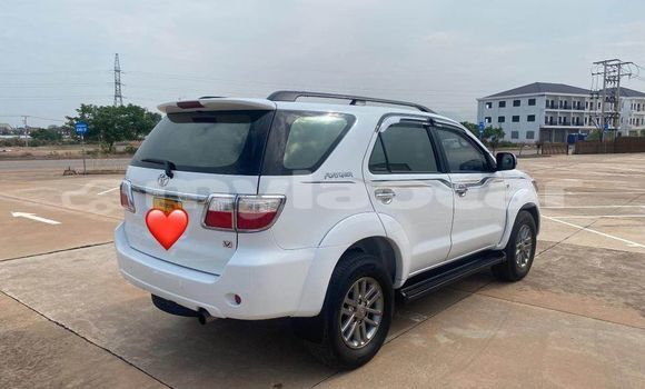 Buy Used Toyota Fortuner White Car in Vientiane in Vientiane Province Buy Used Toyota Fortuner White Car in Vientiane in Vientiane Province