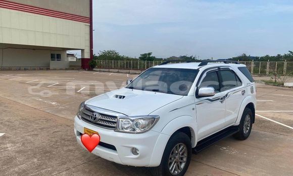 Buy Used Toyota Fortuner White Car in Vientiane in Vientiane Province Buy Used Toyota Fortuner White Car in Vientiane in Vientiane Province