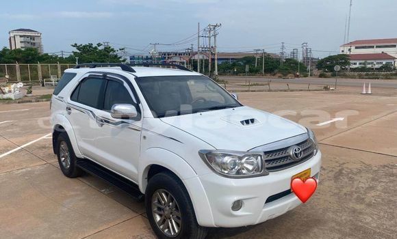 Buy Used Toyota Fortuner White Car in Vientiane in Vientiane Province Buy Used Toyota Fortuner White Car in Vientiane in Vientiane Province