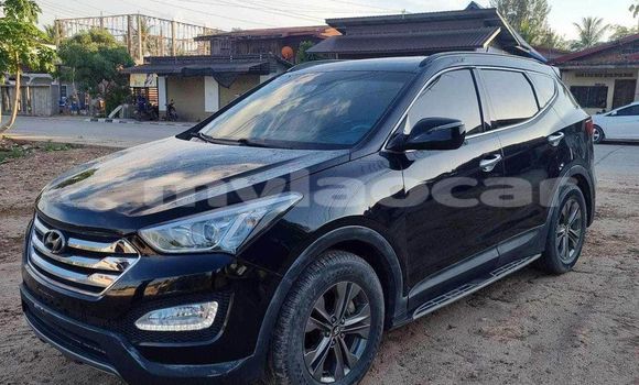 Buy Used Hyundai Santa Fe Black Car in Vientiane in Vientiane Province Buy Used Hyundai Santa Fe Black Car in Vientiane in Vientiane Province