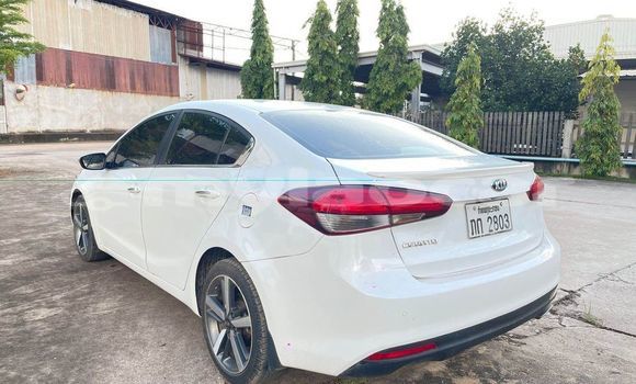 Buy Used Kia Cerato White Car in Vientiane in Vientiane Province Buy Used Kia Cerato White Car in Vientiane in Vientiane Province