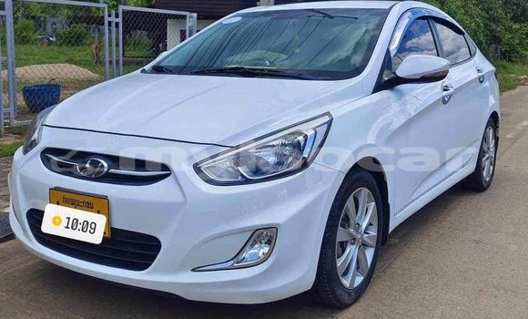 Buy Used Hyundai Accent White Car in Vientiane in Vientiane Province Buy Used Hyundai Accent White Car in Vientiane in Vientiane Province