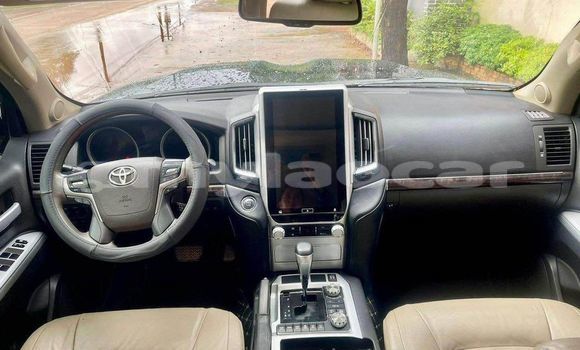 Buy Used Toyota Land Cruiser Black Car in Vientiane in Vientiane Province Buy Used Toyota Land Cruiser Black Car in Vientiane in Vientiane Province
