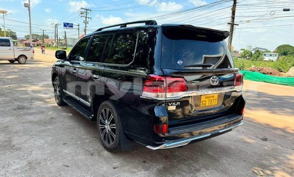 Buy Used Toyota Land Cruiser Black Car in Vientiane in Vientiane Province Buy Used Toyota Land Cruiser Black Car in Vientiane in Vientiane Province