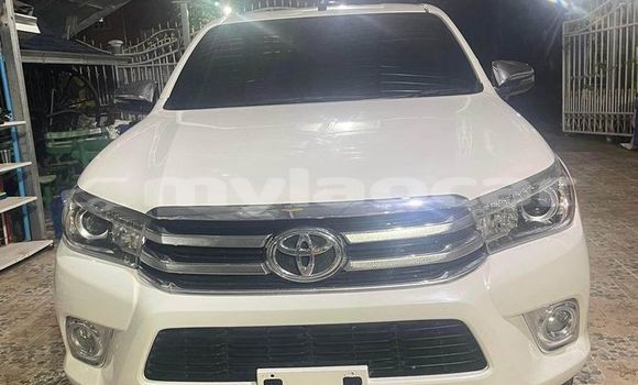 Buy Used Toyota Hilux White Car in Vientiane in Vientiane Province Buy Used Toyota Hilux White Car in Vientiane in Vientiane Province