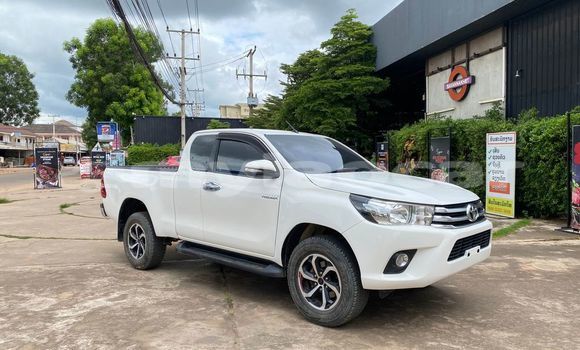 Buy Used Toyota Hilux White Car in Vientiane in Vientiane Province Buy Used Toyota Hilux White Car in Vientiane in Vientiane Province