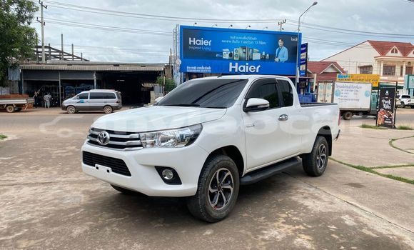 Buy Used Toyota Hilux White Car in Vientiane in Vientiane Province Buy Used Toyota Hilux White Car in Vientiane in Vientiane Province